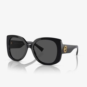 Versace
Women's Sunglasses.